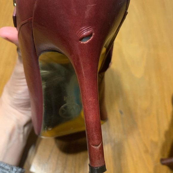 Heeled booties - Picture 8 of 10